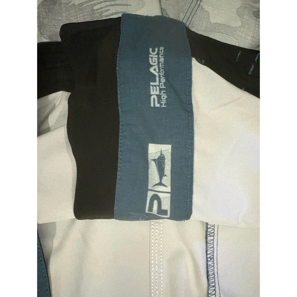 Pelagic Board Fishing Shorts Mens 38 Blue Hybrid Fish Print - Picture 4 of 7